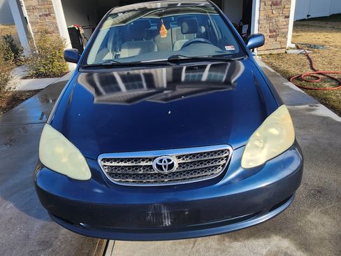 Used 2005 Toyota Corolla CE image 1