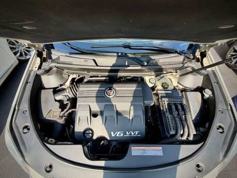 Used 2015 Cadillac SRX Luxury image 9