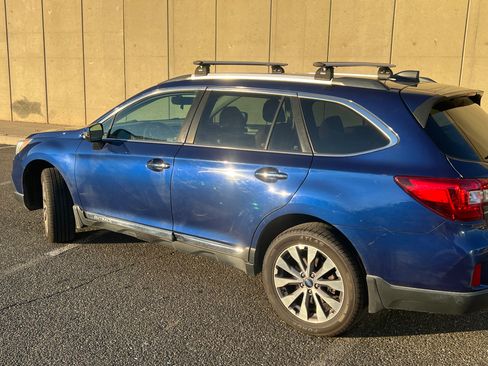 Used 2017 Subaru Outback 3.6R Touring w/ Popular Package #5A image 8