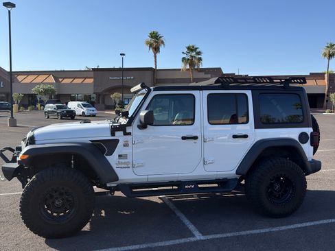 Used 2020 Jeep Wrangler Unlimited Sport AWD/4WD image 4