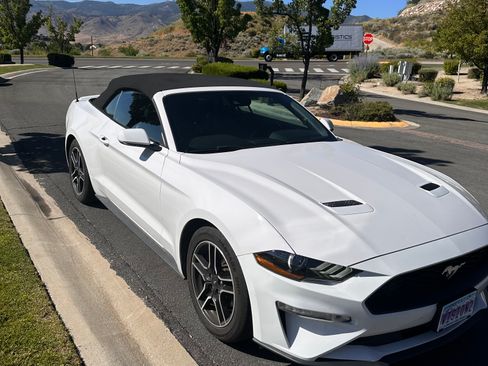 Used 2021 Ford Mustang Premium RWD image 4
