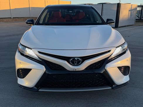 Used 2018 Toyota Camry XSE image 6