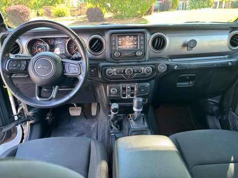 Used 2020 Jeep Wrangler Unlimited Sport AWD/4WD image 2
