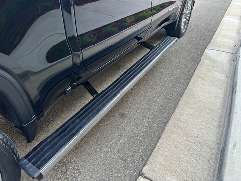 Used 2021 GMC Sierra 1500 Denali w/ Denali Ultimate Package image 11