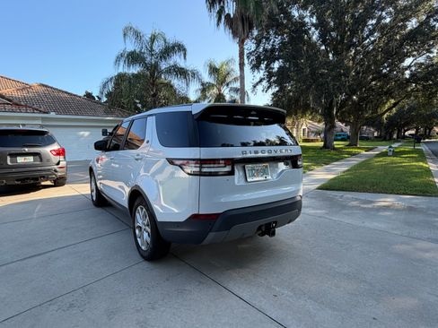 Used 2019 Land Rover Discovery SE AWD/4WD image 9