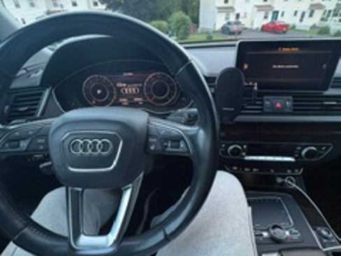 Used 2019 Audi Q5 2.0T Premium Plus w/ Premium Plus Package AWD/4WD image 8