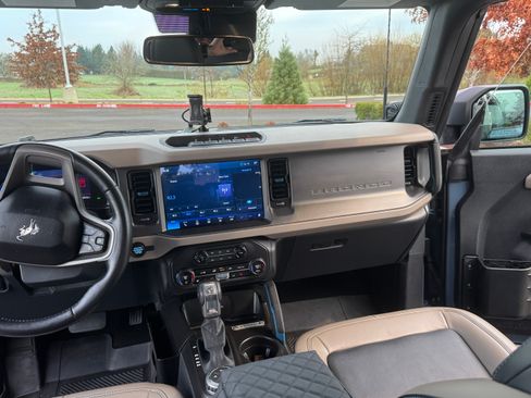 Used 2024 Ford Bronco Wildtrak image 9