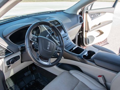 Used 2020 Lincoln Nautilus Reserve w/ Equipment Group 201A image 12