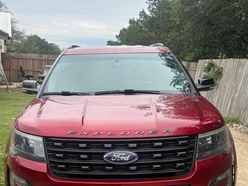 Used 2016 Ford Explorer Sport w/ Equipment Group 401A AWD/4WD image 2