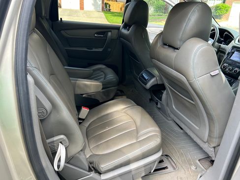 Used 2015 Chevrolet Traverse LT FWD image 16
