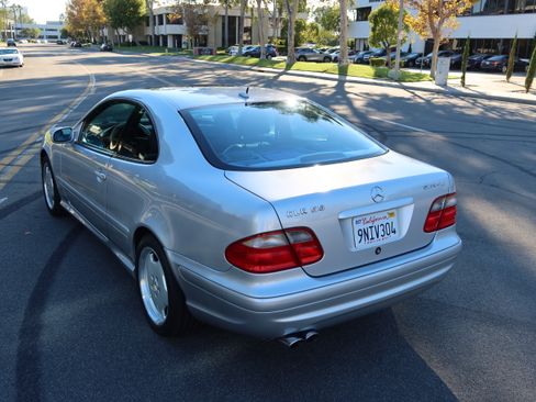 Used 2002 Mercedes-Benz CLK 55 AMG Coupe image 17