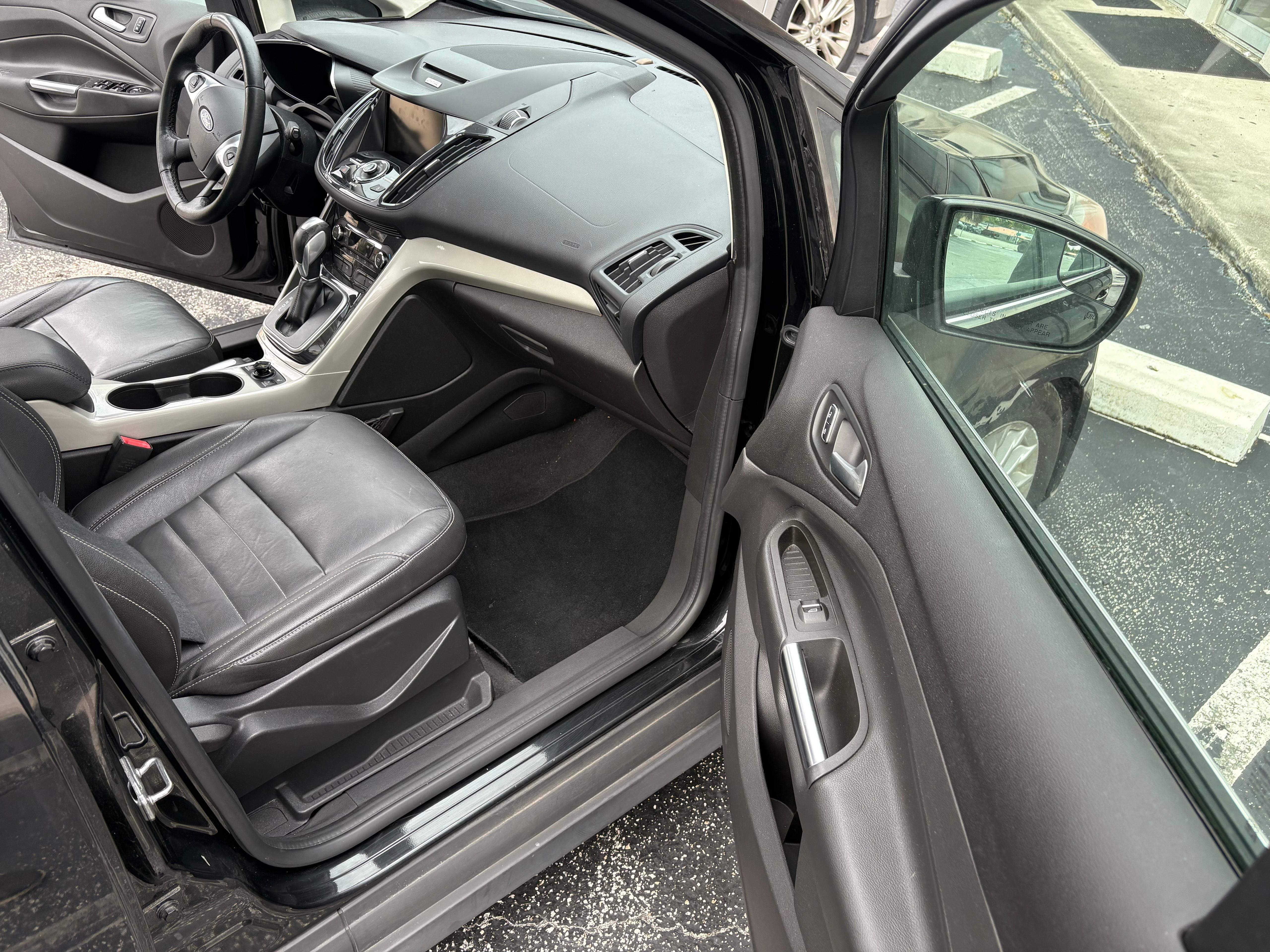 Used 2015 Ford C-MAX SEL w/ Equipment Group 302A FWD image 10