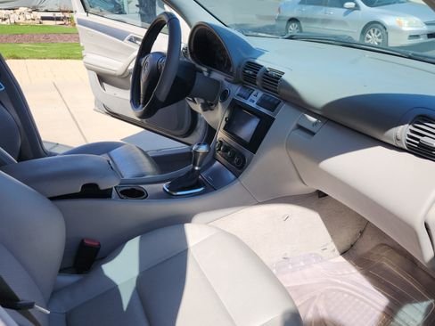 Used 2005 Mercedes-Benz C 230 Sedan image 8