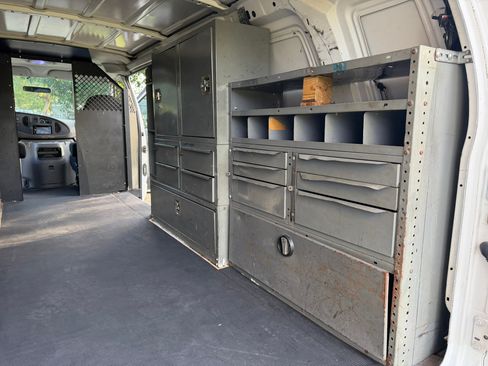 Used 2004 Ford E-350 and Econoline 350 Extended Super Duty image 17