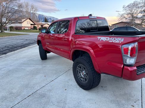 Used 2021 Toyota Tacoma 4x4 Double Cab image 16