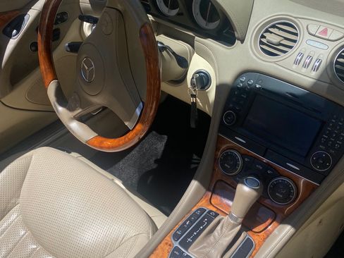 Used 2009 Mercedes-Benz SL 550 image 6