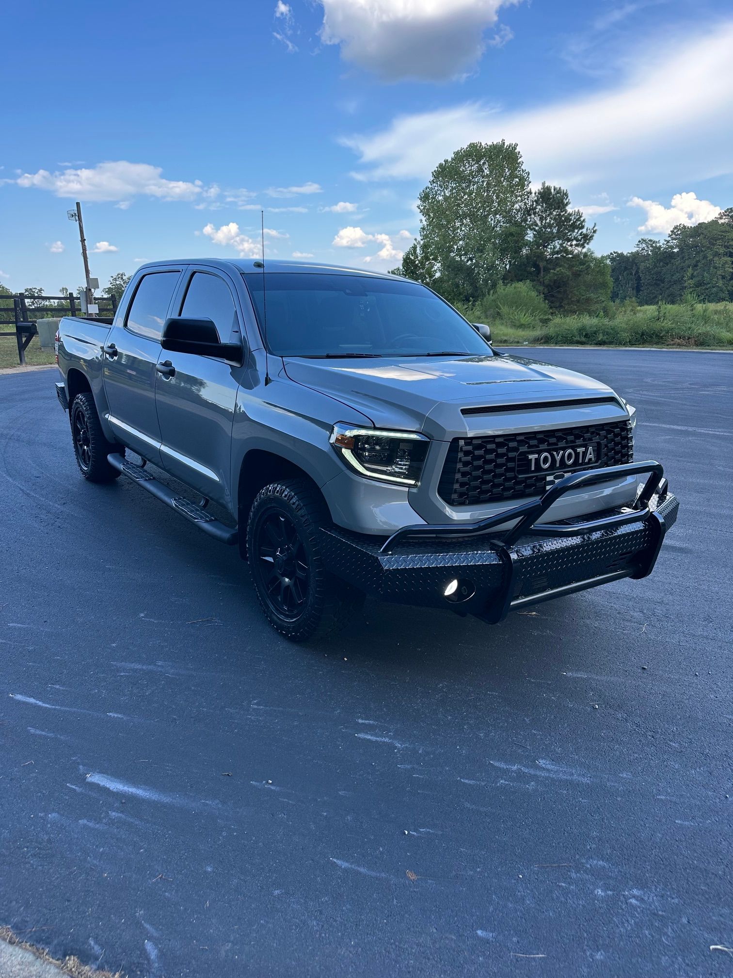 Used 2019 Toyota Tundra SR5 w/ SR5 Upgrade Package AWD/4WD image 9