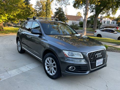 Used 2017 Audi Q5 2.0T Premium image 2