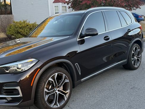Used 2023 BMW X5 xDrive40i w/ Premium Package image 5