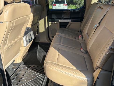Used 2017 Ford F550 4x4 Crew Cab Super Duty image 10