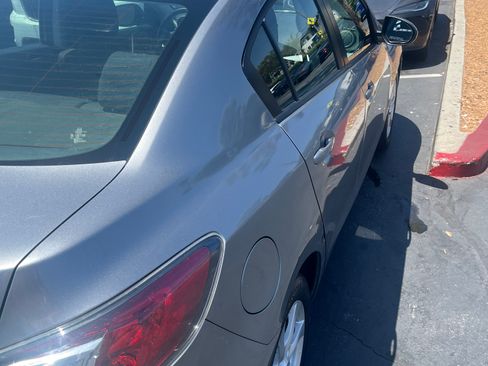 Used 2010 MAZDA MAZDA3 i Touring FWD image 6