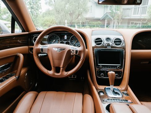 Used 2014 Bentley Flying Spur W12 image 30