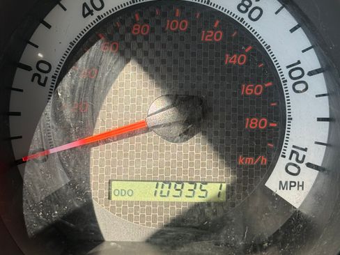 Used 2014 Toyota Tacoma PreRunner w/ Convenience Package image 12