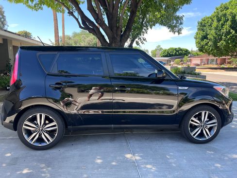 Used 2015 Kia Soul image 11