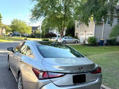 Used 2020 Lexus ES 350 w/ Premium Package FWD image 6