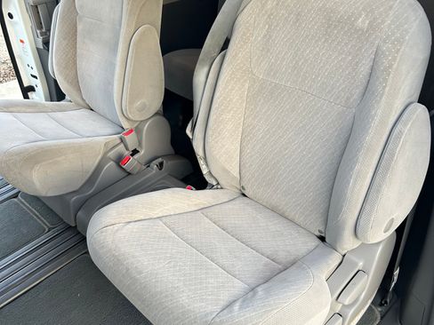 Used 2018 Toyota Sienna LE FWD image 29