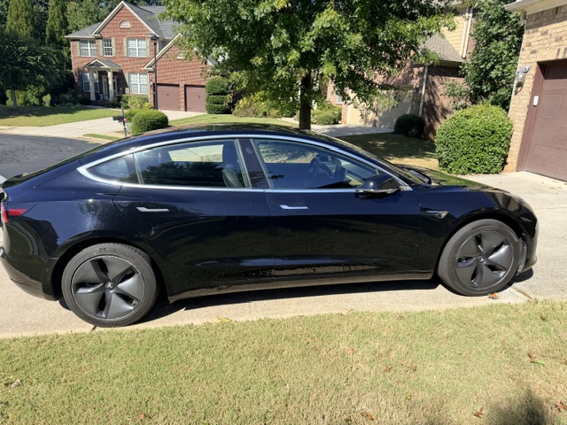 Used 2018 Tesla Model 3 Mid Range RWD image 2