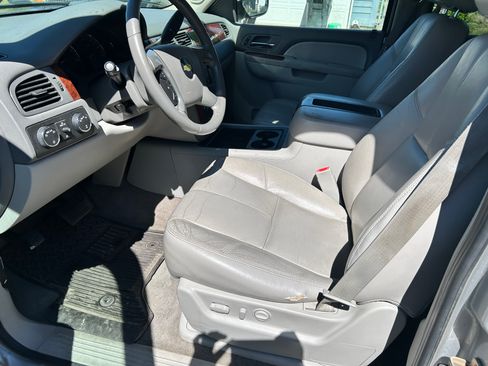 Used 2011 Chevrolet Suburban LT AWD/4WD image 24