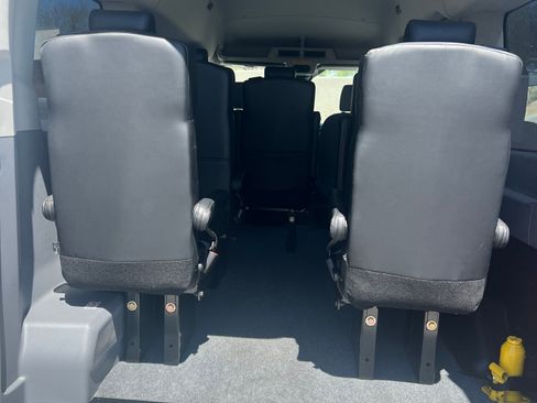 Used 2019 Ford Transit 150 XLT RWD image 8