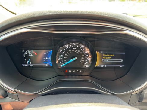 Used 2020 Ford Fusion SE w/ Equipment Group 151A image 16