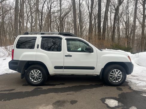 Used 2014 Nissan Xterra S w/ Value Package image 1