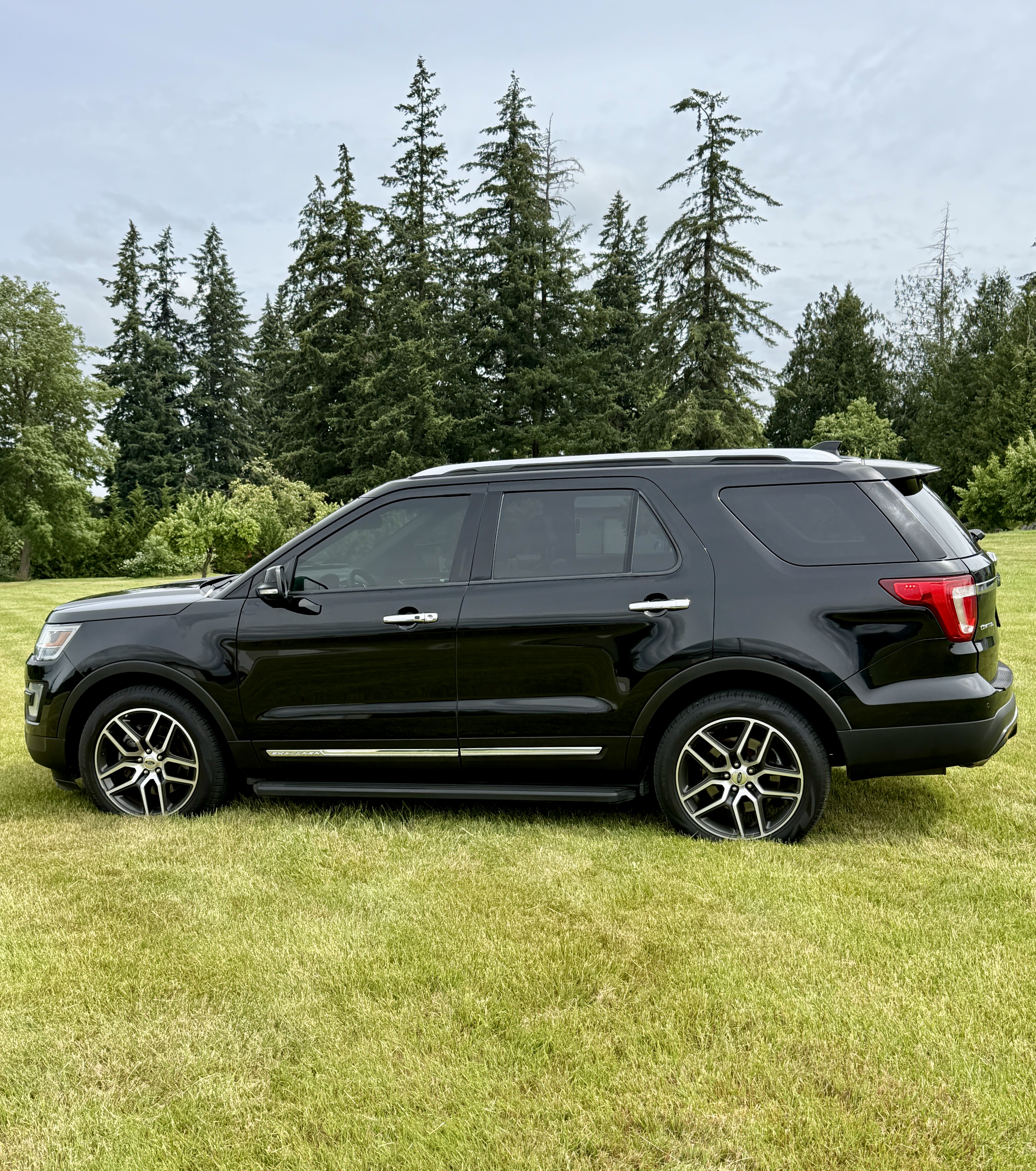 Used 2017 Ford Explorer Limited AWD/4WD image 1