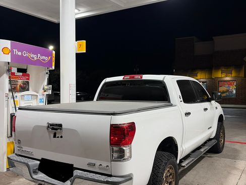 Used 2012 Toyota Tundra 4x4 CrewMax image 14