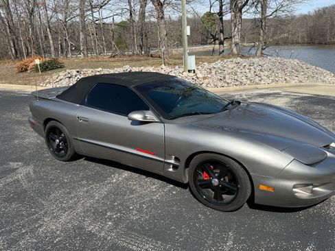 Used 2001 Pontiac Firebird Convertible image 12