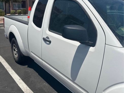 Used 2014 Nissan Frontier S image 4