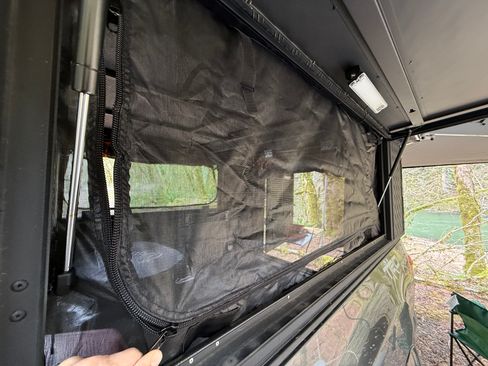 Used 2018 Toyota Tacoma TRD Sport image 8