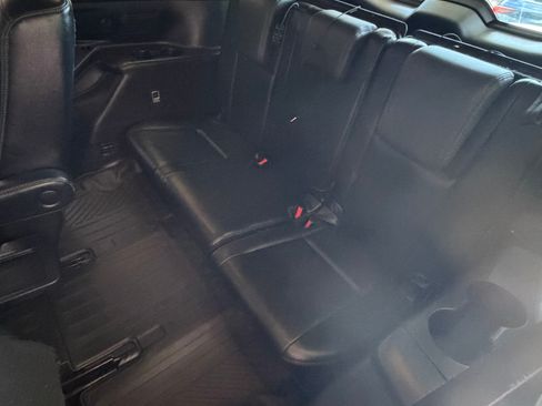 Used 2014 Toyota Highlander XLE FWD image 16