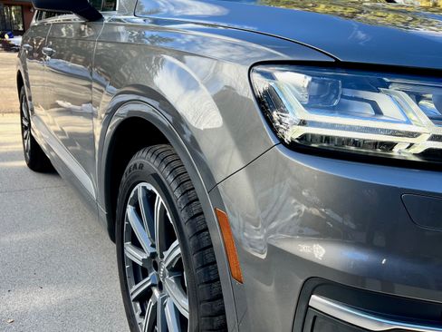 Used 2018 Audi Q7 3.0T Premium Plus image 11