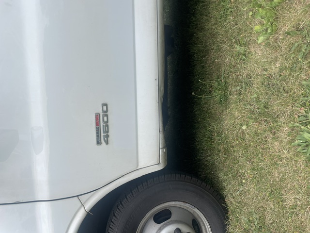Used 2016 GMC Savana 4500 RWD image 4