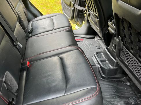 Used 2022 Jeep Wrangler Unlimited Rubicon w/ Steel Bumper Group image 11