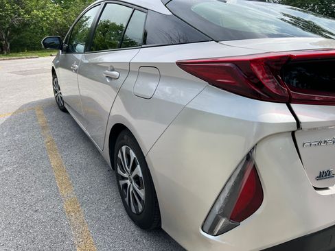 Used 2022 Toyota Prius Prime XLE FWD image 5