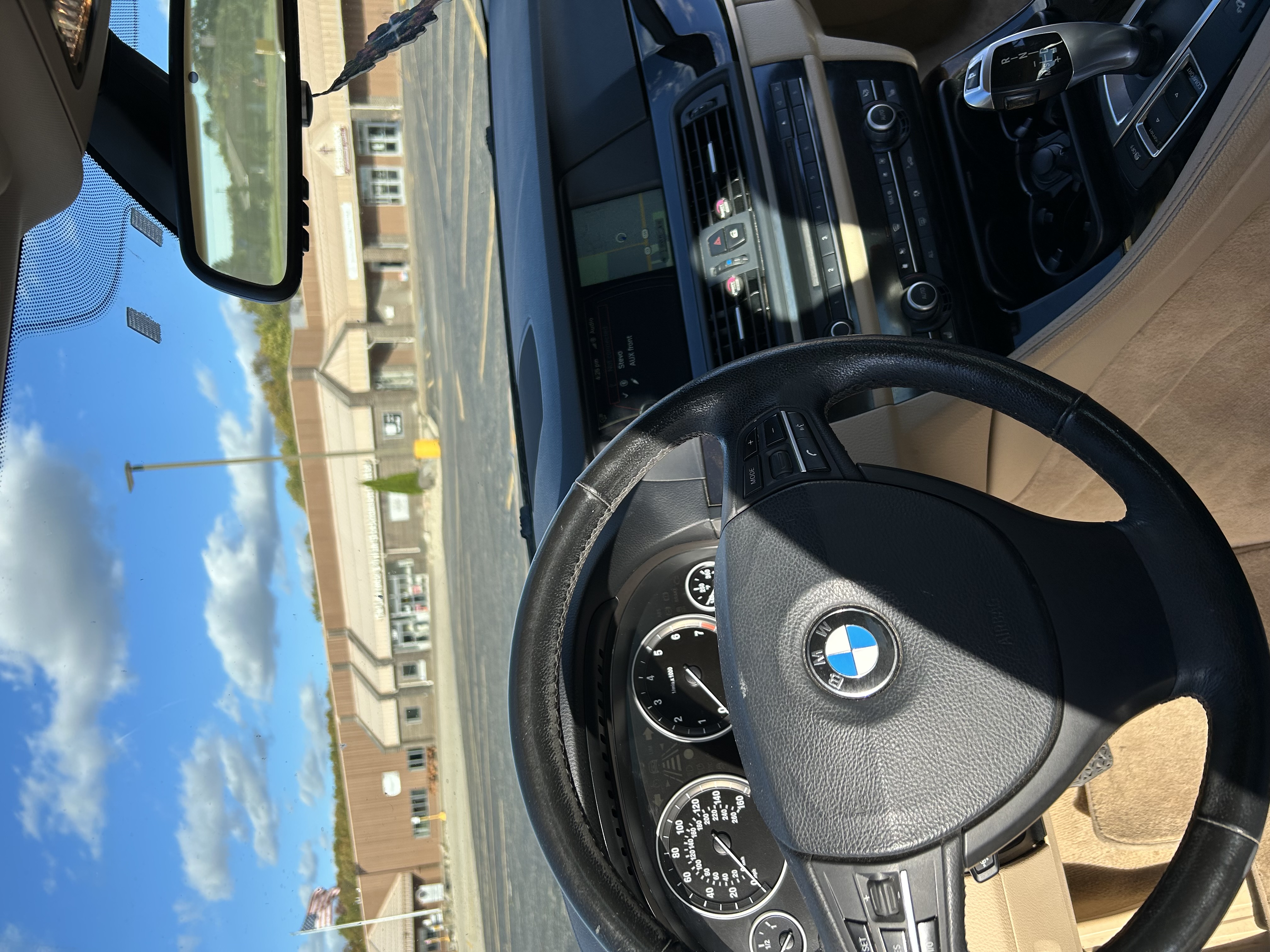 Used 2012 BMW 528i xDrive Sedan AWD/4WD image 12
