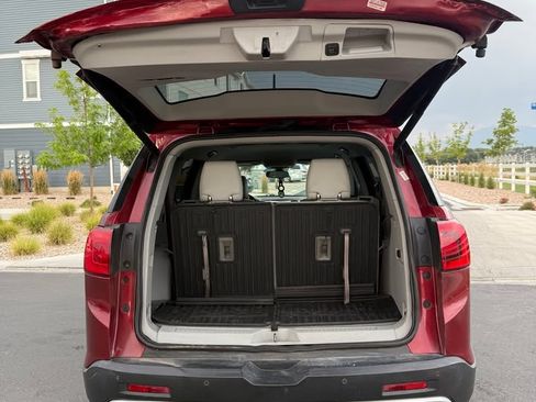 Used 2019 GMC Acadia SLT w/ LPO, Floor Liner Package image 8