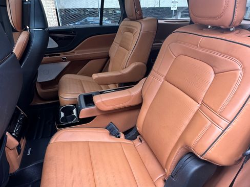 Used 2020 Lincoln Aviator Black Label w/ Class IV Trailer Tow Package AWD/4WD image 15