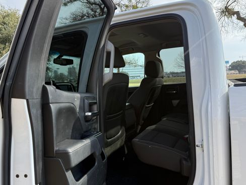 Used 2015 Chevrolet Silverado 2500 LT w/ LT Convenience Package image 18