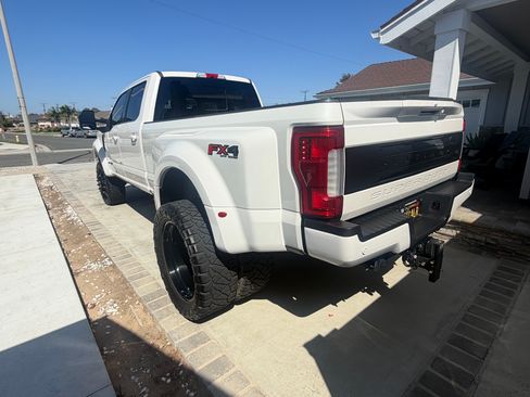 Used 2019 Ford F350 Platinum w/ Platinum Ultimate Package AWD/4WD image 6